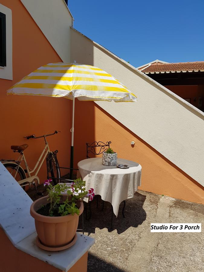Varvara Studios & Apartments II Peroulades  Екстериор снимка